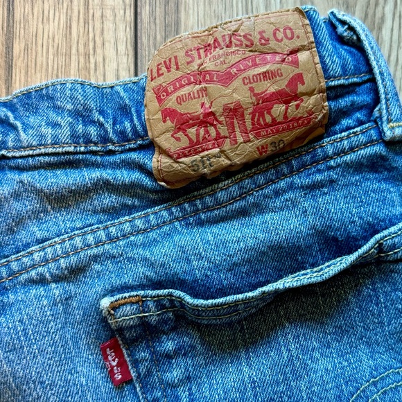 LEVI’s - 511 Jean Shorts - Size 30 - Picture 3 of 10
